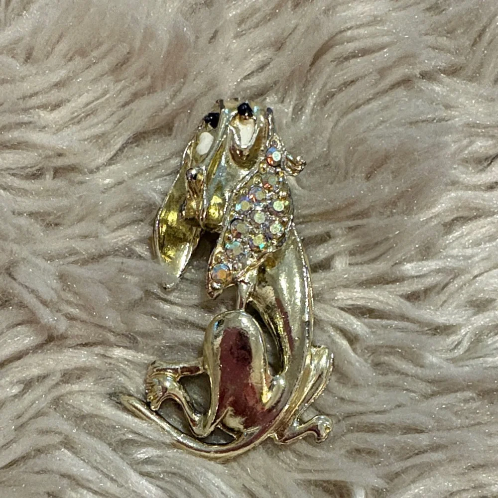 Vintage Hound Dog Enamel Sad Eyes Aurora Rhinestones Gold Tone Brooch Pin